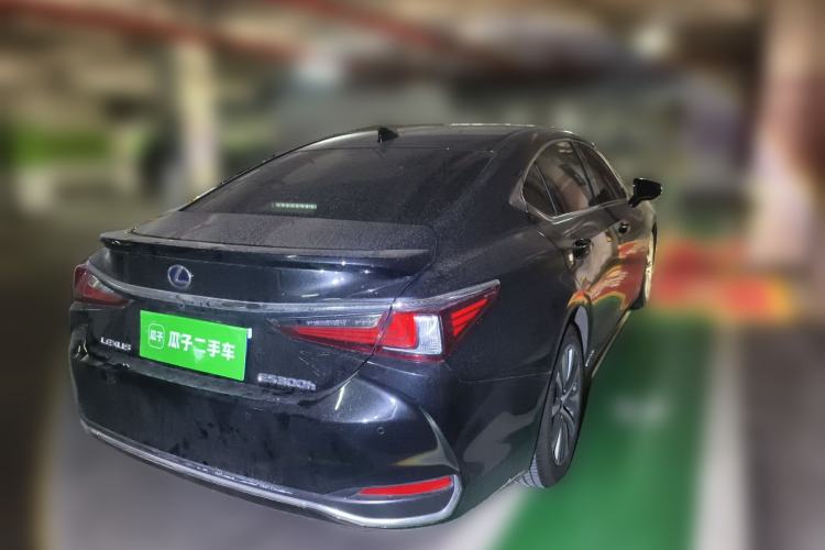 Used Lexus ES 2018 300h Premier Edition China V Standard
