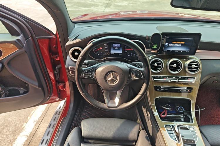 Used Mercedes-Benz GLC Coupe 2017 GLC 260 4MATIC Coupe SUV Steering Wheel
