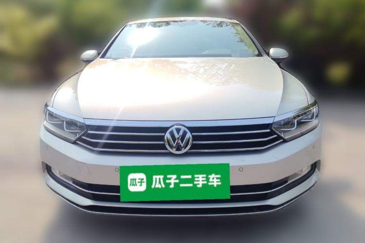 Used Volkswagen Magotan 2017 330TSI DSG Luxury Model Front