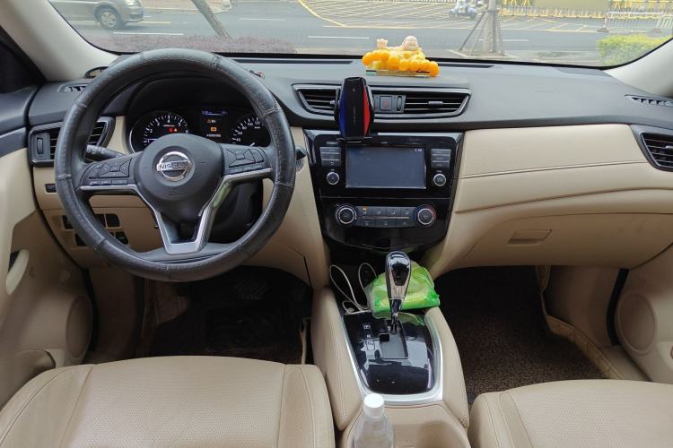 Used Nissan X-Trail 2017 2.0L CVT Comfort Edition 2WD Center Console