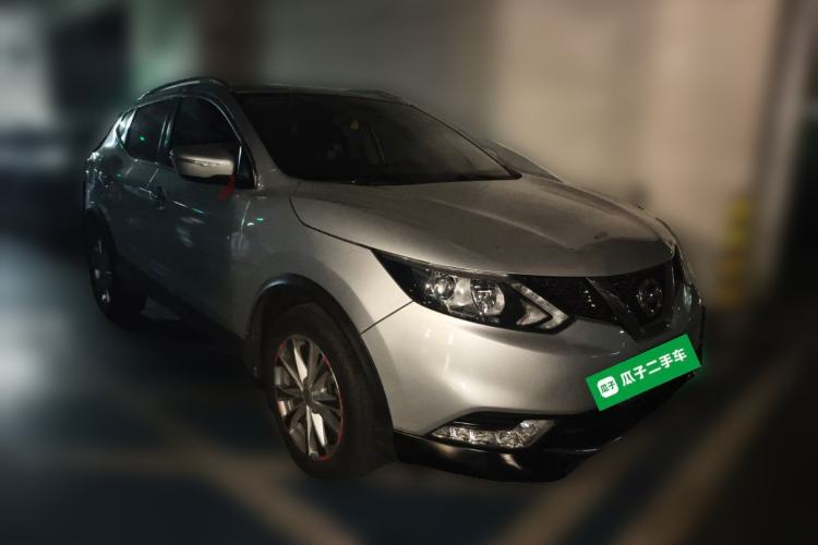Used Nissan Qashqai 2016 2.0L CVT Elite Edition Front Right 45 Deg