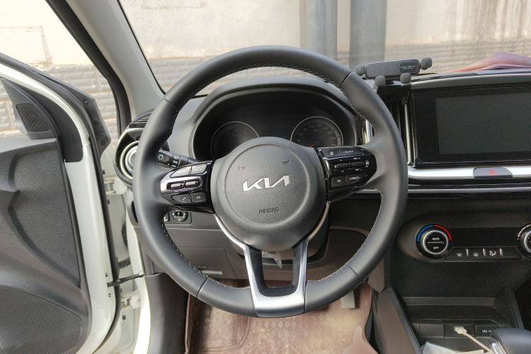 Used Kia kx1 Stonic 2021 1.4L CVT Sunroof Model
