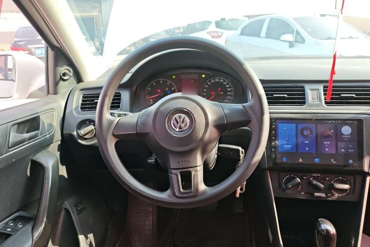 Used Volkswagen Santana 2015 1.6L Automatic Fashion Edition