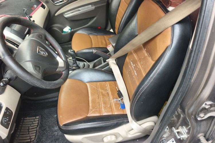 Used Baojun 630 2012 1.8L manual Comfort trim level