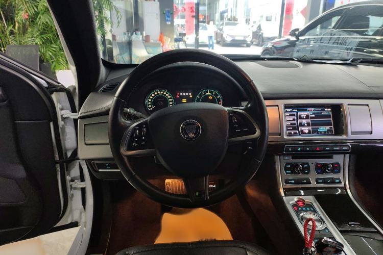 Used Jaguar XF 2015 XF 3.0 SC R-Sport Luxury Edition Steering Wheel