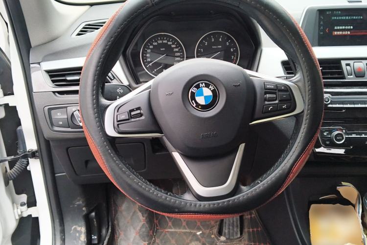 Used BMW X1 2018 sDrive18Li Fashion Model Steering Wheel
