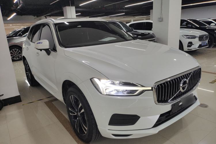 Used Volvo XC60 2019 T5 4x4 Smart Edition China V Standard Front Right 45 Deg