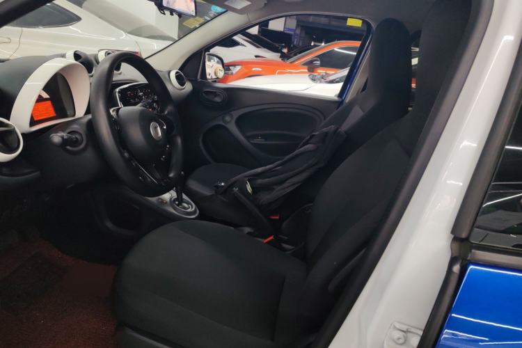 Used smart forfour 2018 1.0L 52 kW Dynamic Edition
