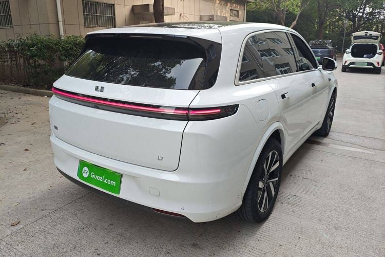Used Li Auto L8 2023 Pro Model
