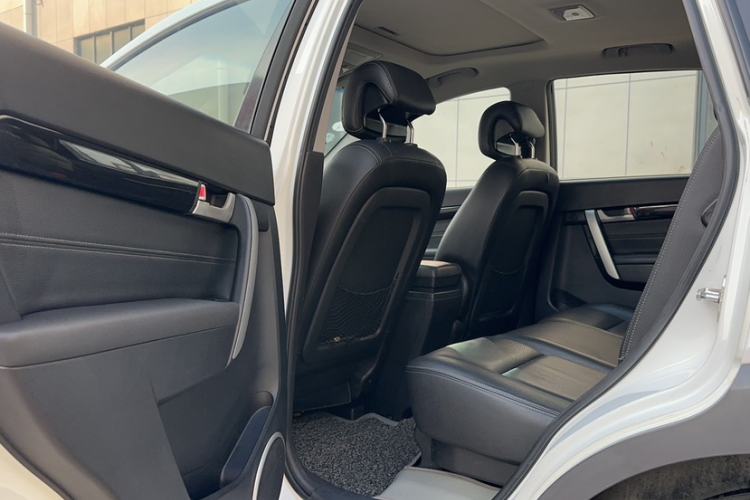 Used Chevrolet Captiva 2014 2.4L 4x4 Flagship Edition 7 Seats