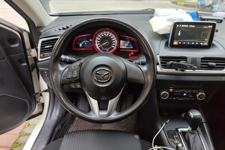 Used Mazda 3 Axela 2016 Sedan 1.5L Automatic Luxury Model