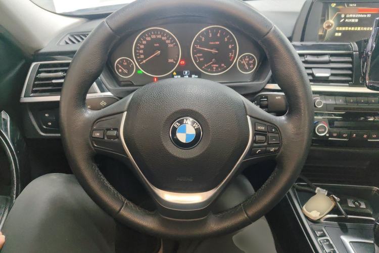 Used BMW 3 Series 2017 318Li Fashion Model Steering Wheel