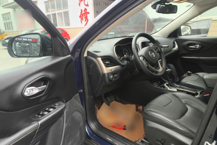 Used Jeep Cherokee 2017 2.0L Superior Edition