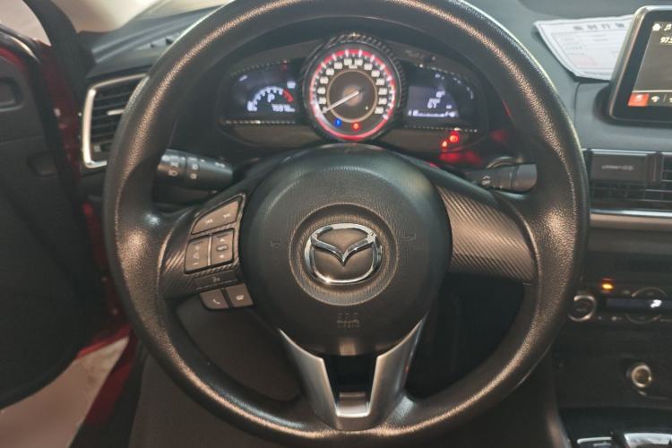 Used Mazda 3 Axela 2016 Sedan 1.5L Automatic Luxury Model