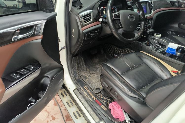 Used GAC Trumpchi GS8 2017 320T Two-Wheel Drive Luxury Smart Connectivity Version (7 Seats)