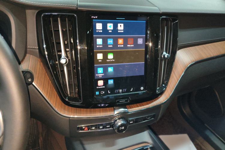 Used Volvo XC60 New Energy 2025 Plug-in Hybrid Long-Range All-Wheel Drive Smart & Luxurious Edition