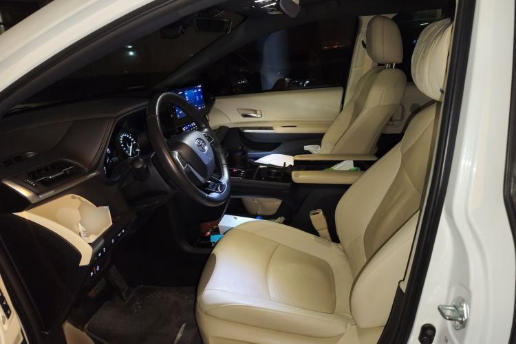 Used Toyota Granvia 2023 2.5L Hybrid Prestige VIP Edition Left Front Seat