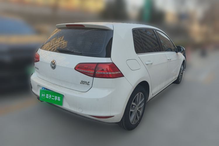 Used Volkswagen Golf 2016 230TSI Automatic Luxury Version
