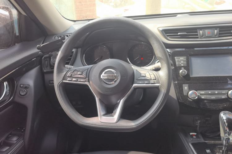 Used Nissan X-Trail 2017 2.5L CVT Leading Edition 4WD
