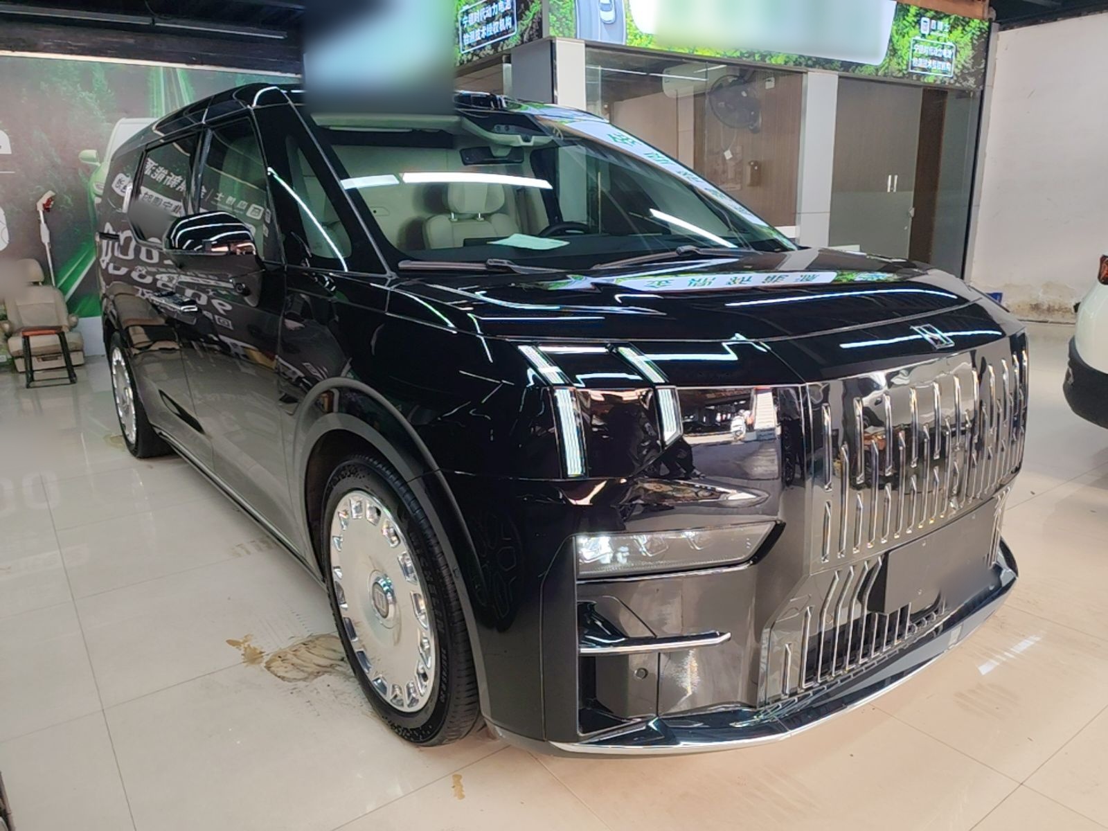 Zeekr 009 2024 GAC Trumpchi — снимка 3