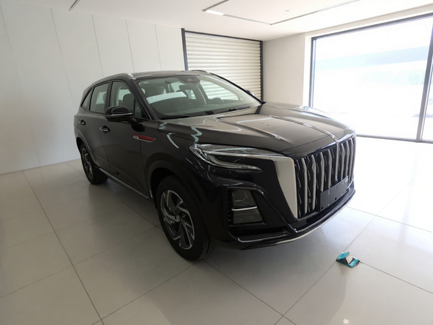 Hongqi HS3 PHEV 2025 Model 125km Jingwei 2 Millionth Anniversary Edition — снимка 3
