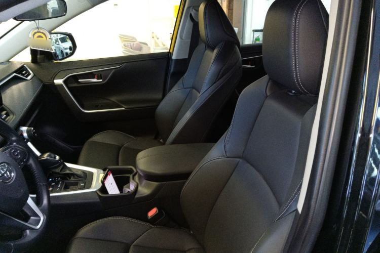 Used Toyota Wildlander 2023 Dual-Engine 2.5L E-CVT Two-Wheel Drive Urban Edition
