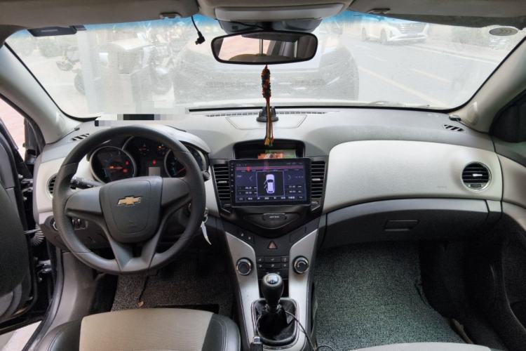 Used Chevrolet Cruze 2013 1.6L SL MT
