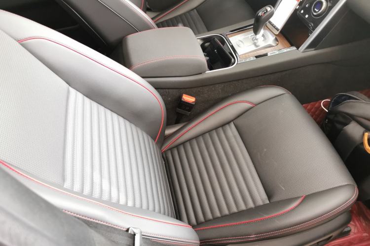 Used Land Rover Discovery Sport New Energy 2022 Facelifted P300e Plug-in Hybrid Electric Version Right Front Seat