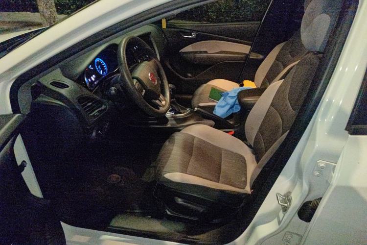 Used Fiat Viaggio 2015 1.4T Automatic Enjoyment Edition Left Front Seat