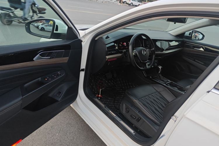 Used Volkswagen Passat 2019 330TSI Luxury Edition China VI Standard
