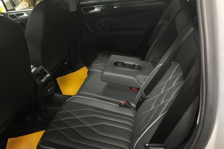 Used Volkswagen Tiguan L 2023 Restyled 330TSI Automatic Two-Wheel Drive R-Line Enhanced Comfort Version
