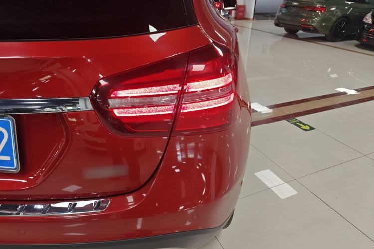 Used Mercedes-Benz GLA 2018 GLA 200 Fashion Model Right Rear Taillight