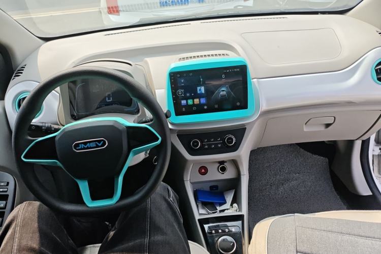 Used JMEV Xiao Qilin 2023 Joyful Edition 201km Comfort Model Center Console