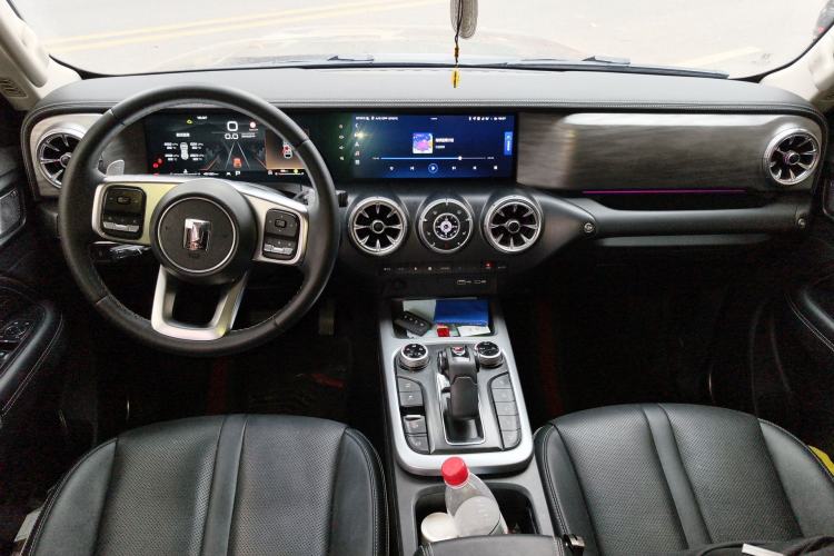 Used Tank 300 2023 Off-Road Edition 2.0T Conqueror Center Console