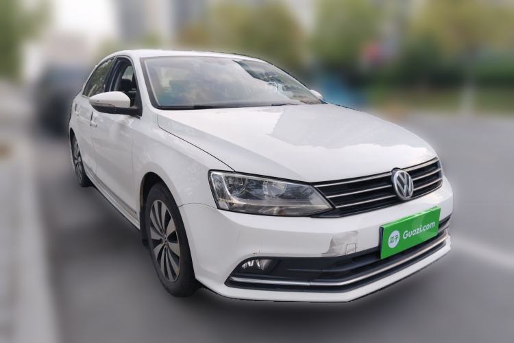 Used Volkswagen Sagitar 2018 1.6L Manual Comfort Model Front Right 45 Deg