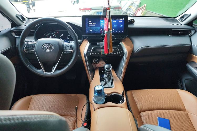 Used Toyota Venza 2023 2.5L Smart Electric Hybrid Dual-Drive Prestige Version Center Console