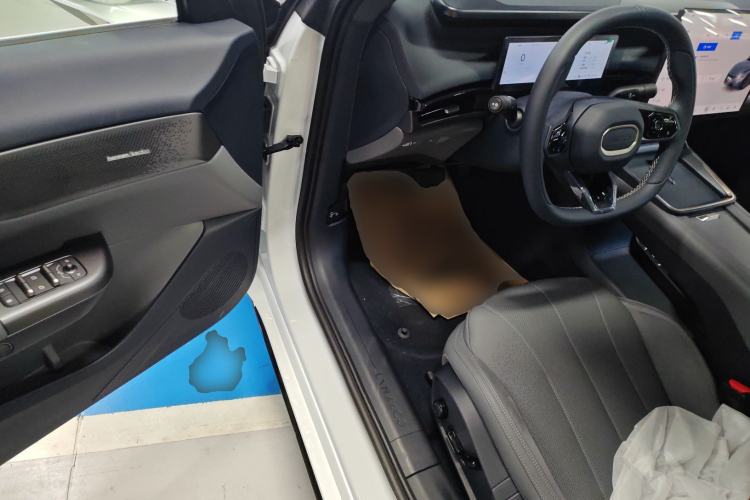 Used Lynk & Co 07 2024 EM-P 126 Long-Range Halo