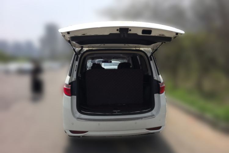 Used CHANGAN KAICHENG Oushang A600 2016 1.5L Manual Luxury 7-Seater Trunk