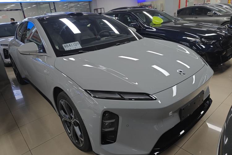 Used Nio ET5 2025 75 kWh Exterior 1