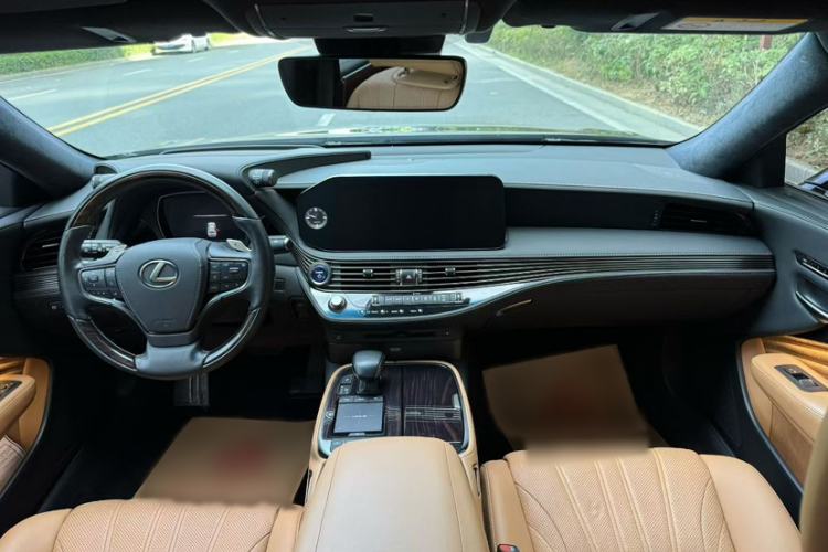 Used Lexus LS 2020 350 Luxury Edition China VI Standard
