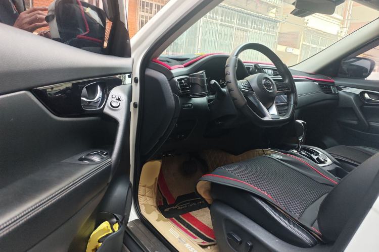 Used Nissan X-Trail 2019 2.0L CVT Smart Connect Comfort Edition 2WD Driver Seat