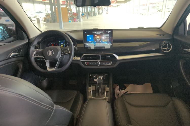 Used BYD Song 2021 Classic Edition 1.5T Automatic Elite Model Center Console