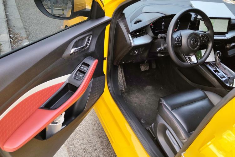 Used MG 5 2021 180 DVVT CVT Youth Luxury Edition
