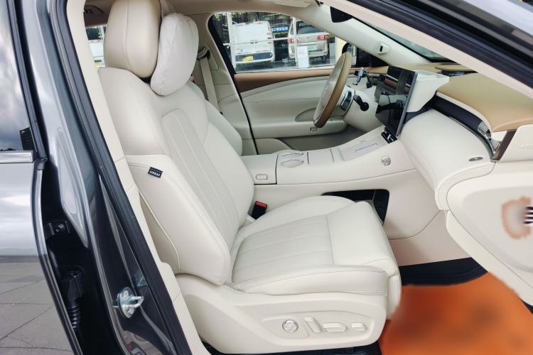 Used VOYAH FREE 2025 Model FREE+ Four-Wheel-Drive Qiankun Edition
