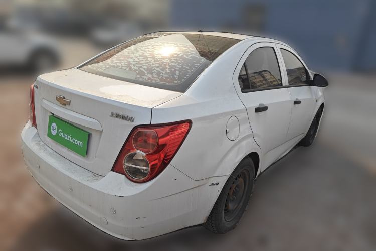 Used Chevrolet Aveo Sonic 2011 Sedan 1.4L MT SL