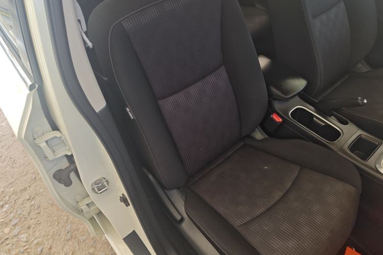 Used Nissan Tiida 2016 1.6L CVT Cool Dynamic Edition Right Front Seat