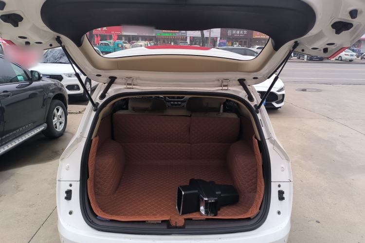 Used Baojun 310W 2017 1.5L Manual Comfort Version China VI Emission Standard
