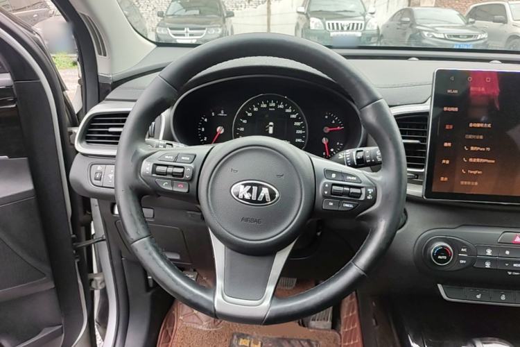 Used Kia Sorento 2015 Sorento L 2.2T Diesel 4WD Elite Edition 5 Seats China IV Standard
