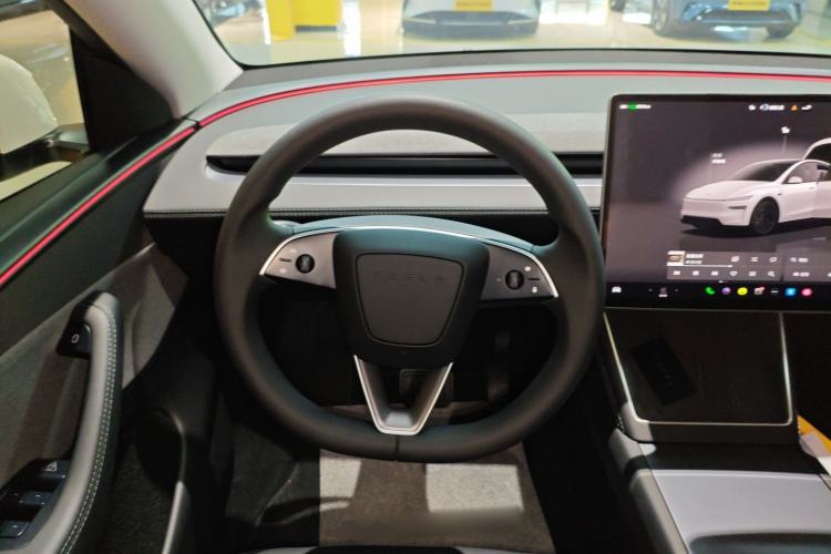 Used Tesla Model Y 2025 Rear-Wheel-Drive Version Steering Wheel