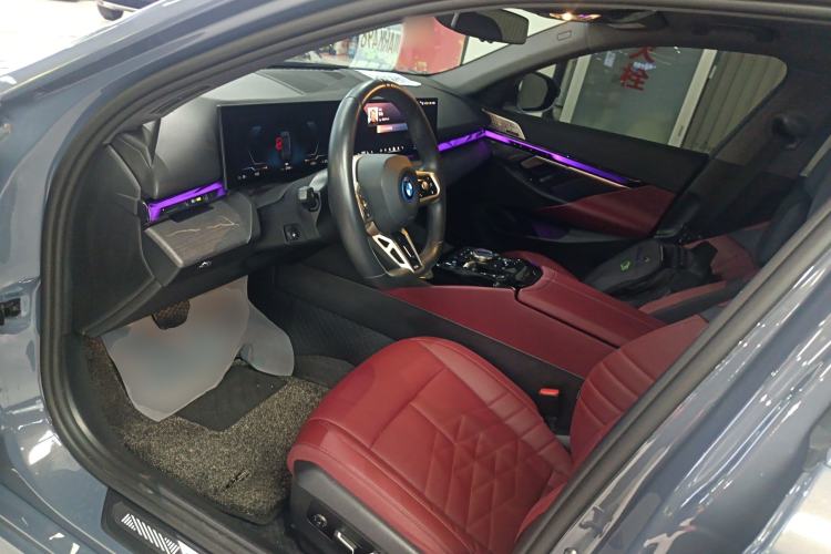 Used BMW i5 2024 eDrive 35L M Sport Package Driver Seat